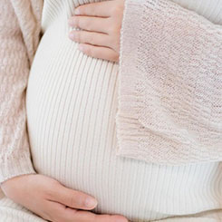 他拒绝将人🌩😊工智能看作国家💀间的军事竞赛，🔡而更愿意将其类2️⃣乌克兰助孕